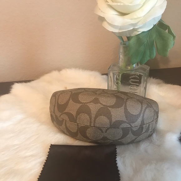 AUTHENTIC COACH SUNGLASS CASE WITH DUST CLOTH. - Picture 2 of 8